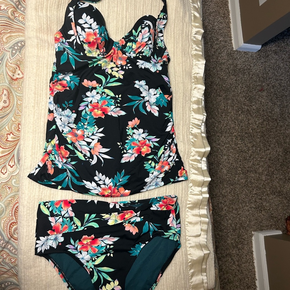 3pc Tommy Bahama Tankini & Skirt Set